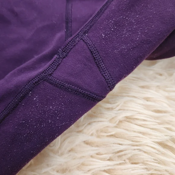 Lululemon cropped Purple Leggings - Picture 3 of 3
